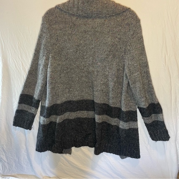 Talbots Large Women’s Gray and Multicolored Button-Up Knit Cardigan - Picture 11 of 12